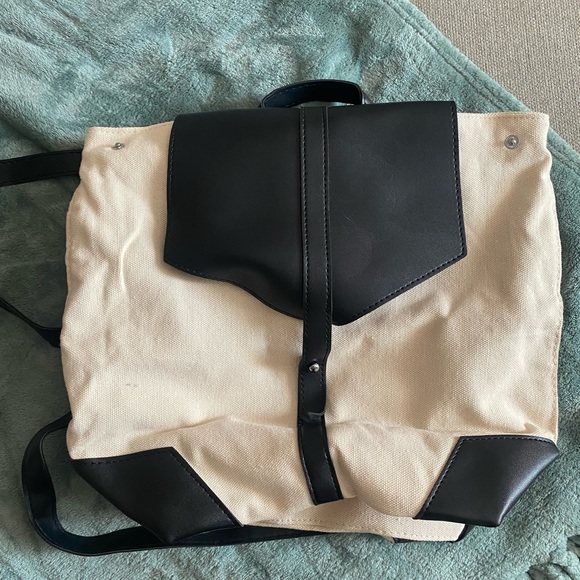 Brand new everyday backpack! - Picture 1 of 4